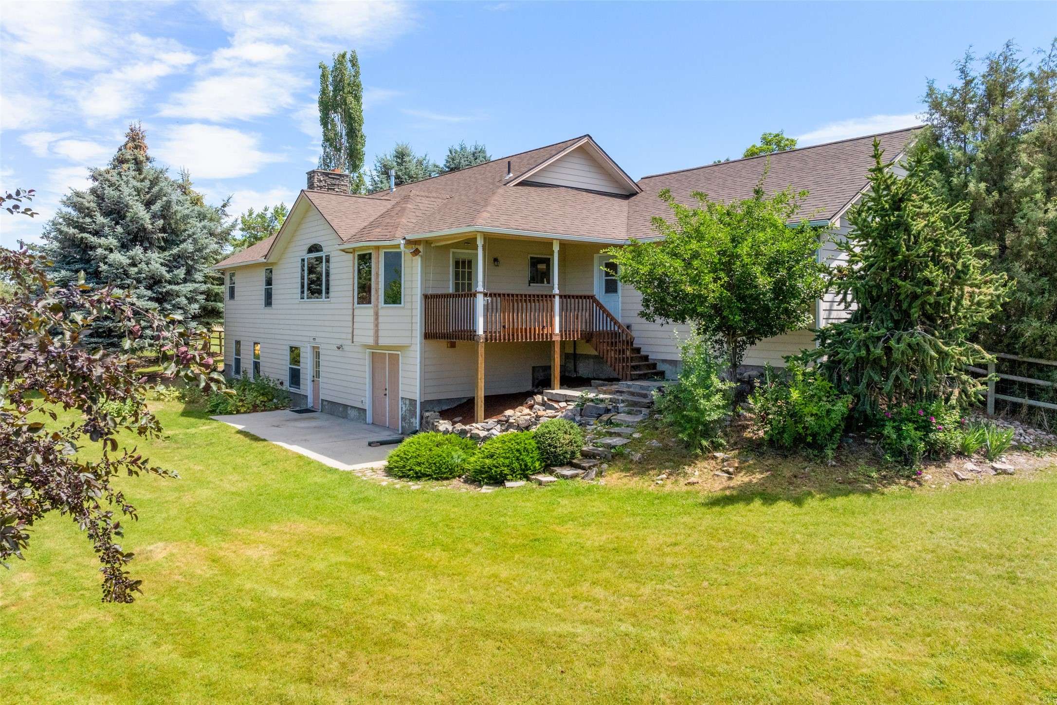 Corvallis, MT 59828,872 Mint View RD