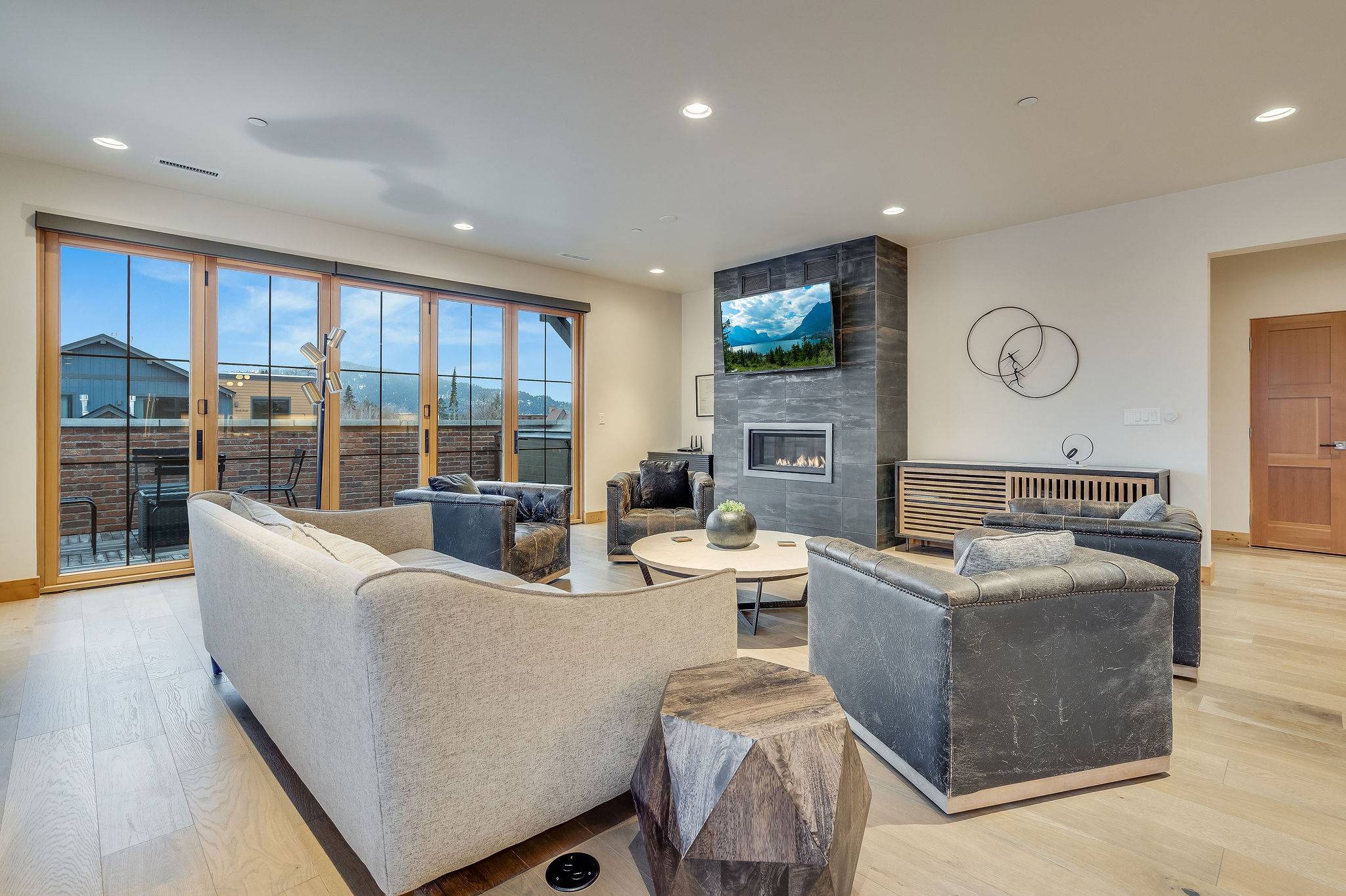 325 Central AVE #301, Whitefish, MT 59937