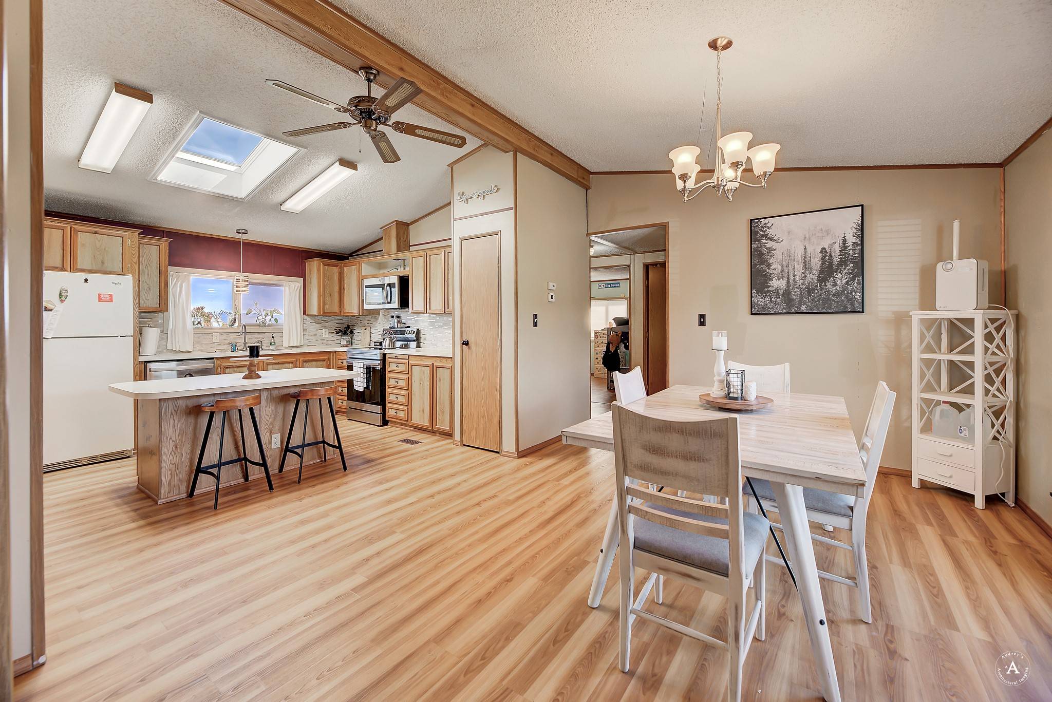Helena, MT 59601,1805 Joslyn ST