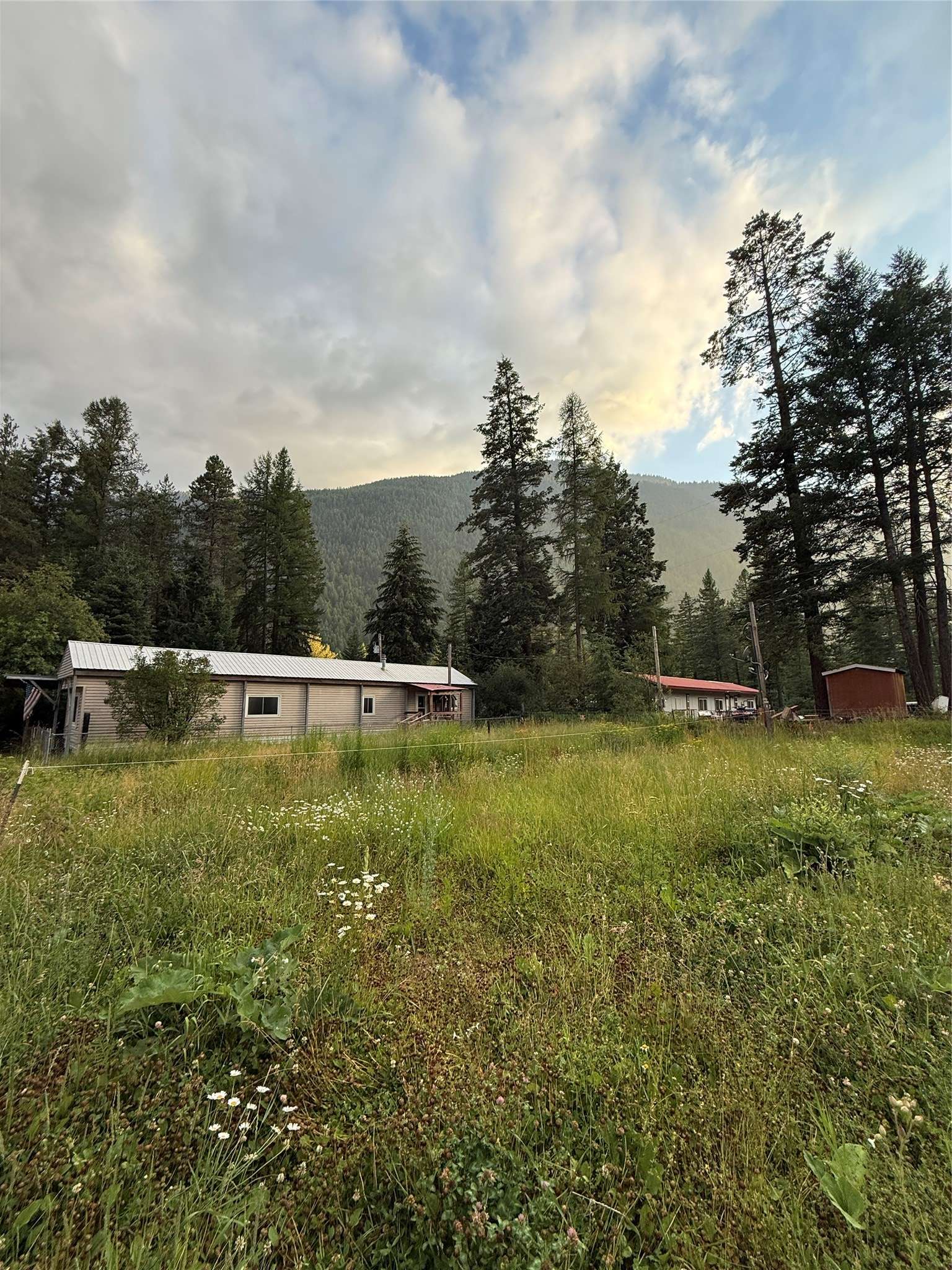 Hungry Horse, MT 59919,526 Glacier Ave