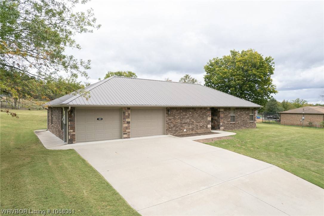1005 Baltimore RD, Panama, OK 74951