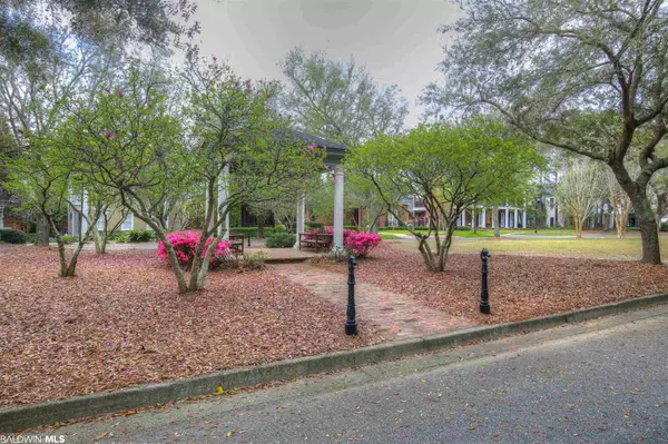 Fairhope, AL 36532,16 Savannah Square