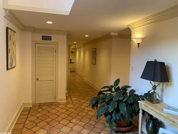Fairhope, AL 36532,110 Fairhope Avenue #1