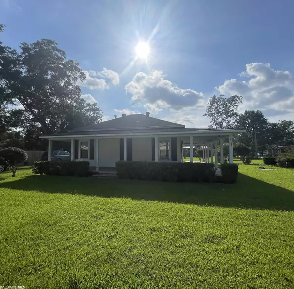 18100 Peacher Street, Robertsdale, AL 36567