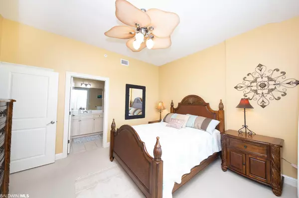 Orange Beach, AL 36561,4851 Wharf Parkway #825