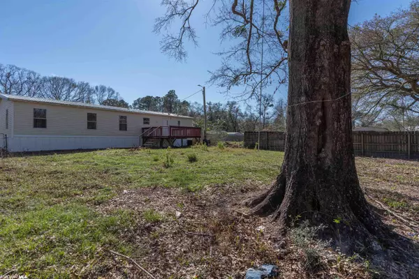 Robertsdale, AL 36567,20041 Wallace Lane