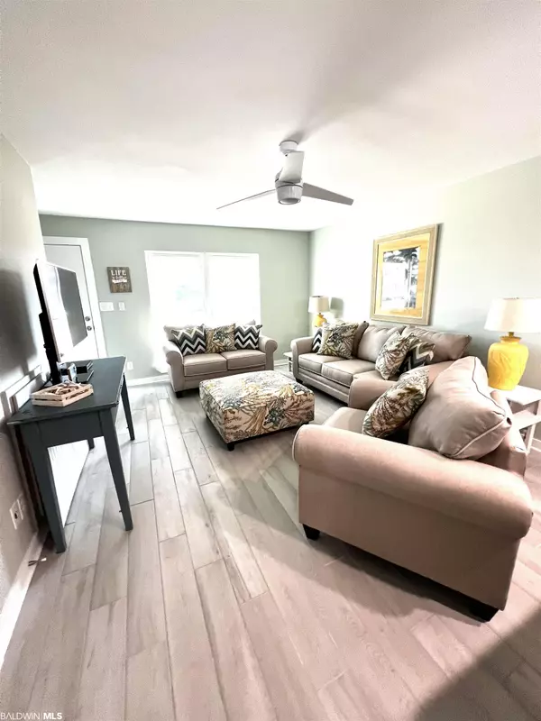 Gulf Shores, AL 36542,372 E Beach Boulevard #13