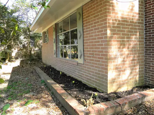 Mobile, AL 36618,5327 Forest Park Drive
