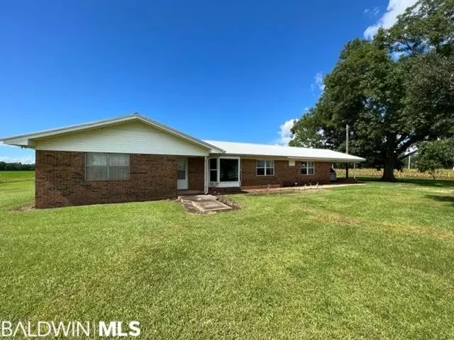 5550 Pelt Road, Century, FL 32535