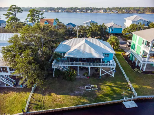 203 W 8th Avenue, Gulf Shores, AL 36542