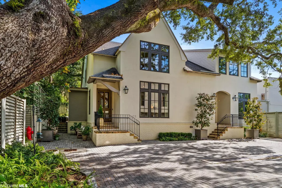 Fairhope, AL 36532,52 N Church Street