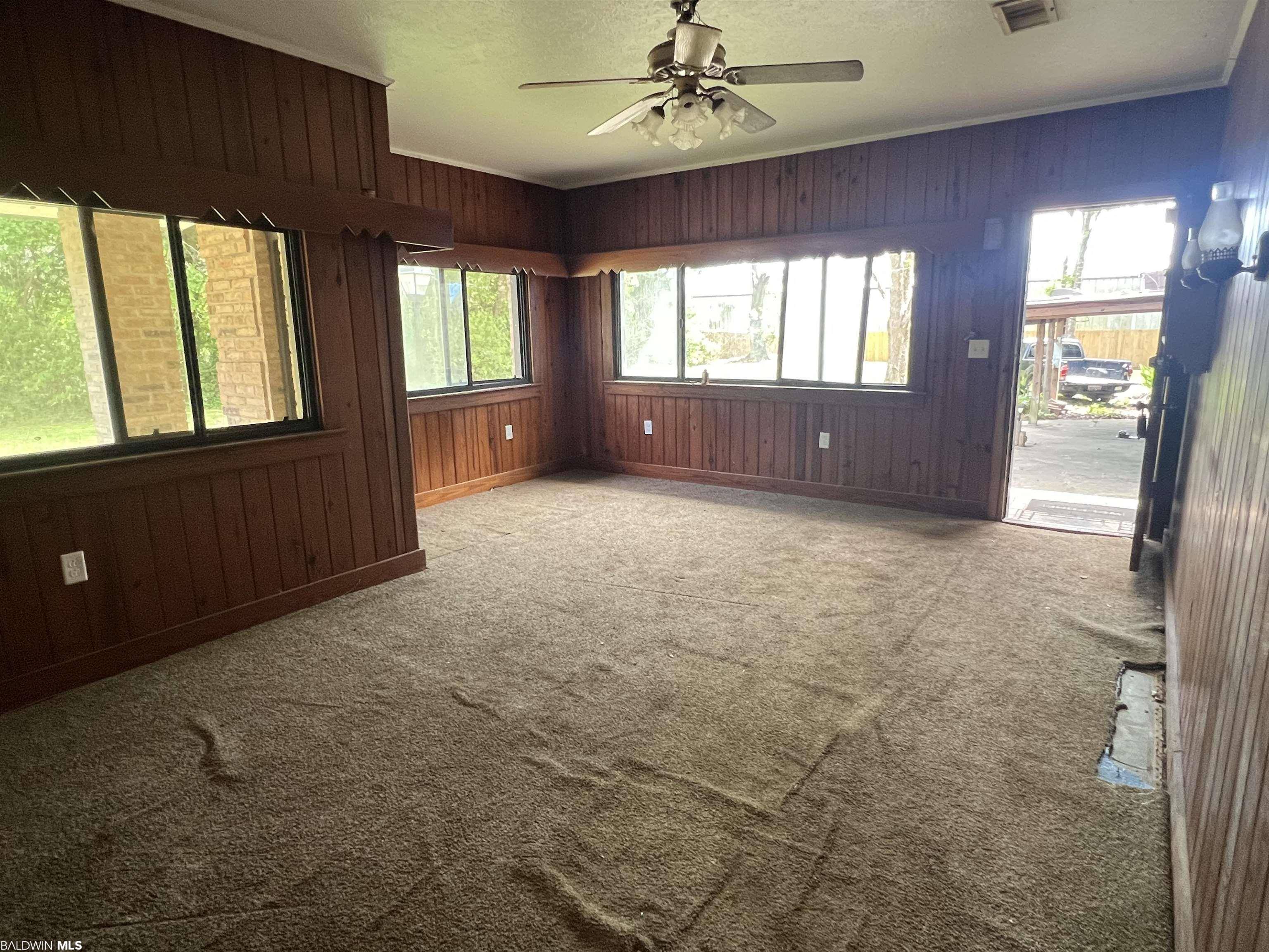 Elberta, AL 36530,24752 Pine Street