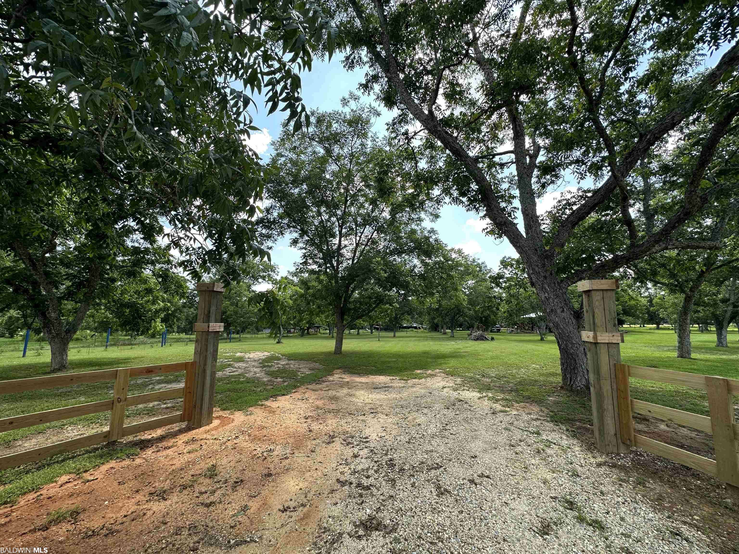 19242 County Road 33, Fairhope, AL 36532