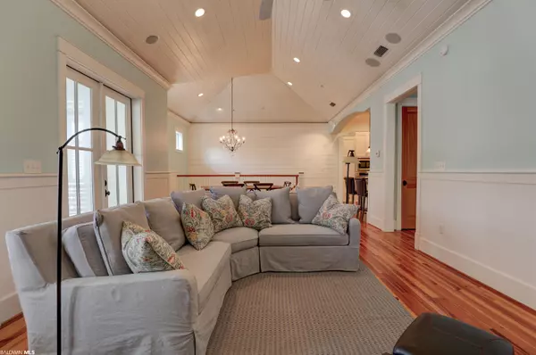 Fairhope, AL 36532,11 Downtown Founders Lane #11