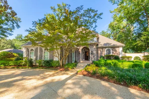 434 Village Drive, Daphne, AL 36526
