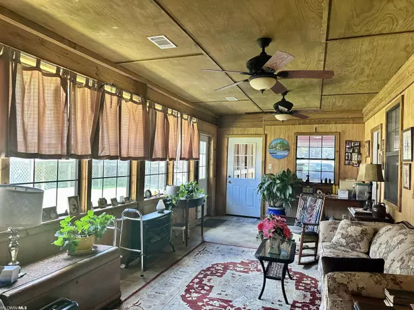 East Brewton, AL 36426,305 Terry Avenue