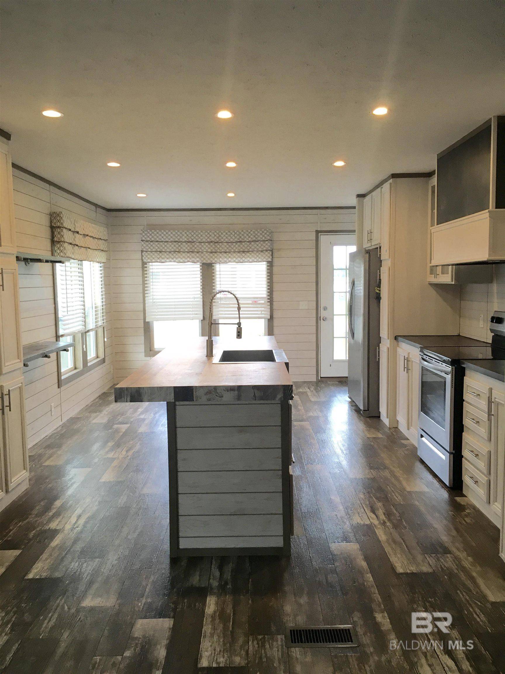 Silverhill, AL 36576,21721 Hwy 104 Westside Loop