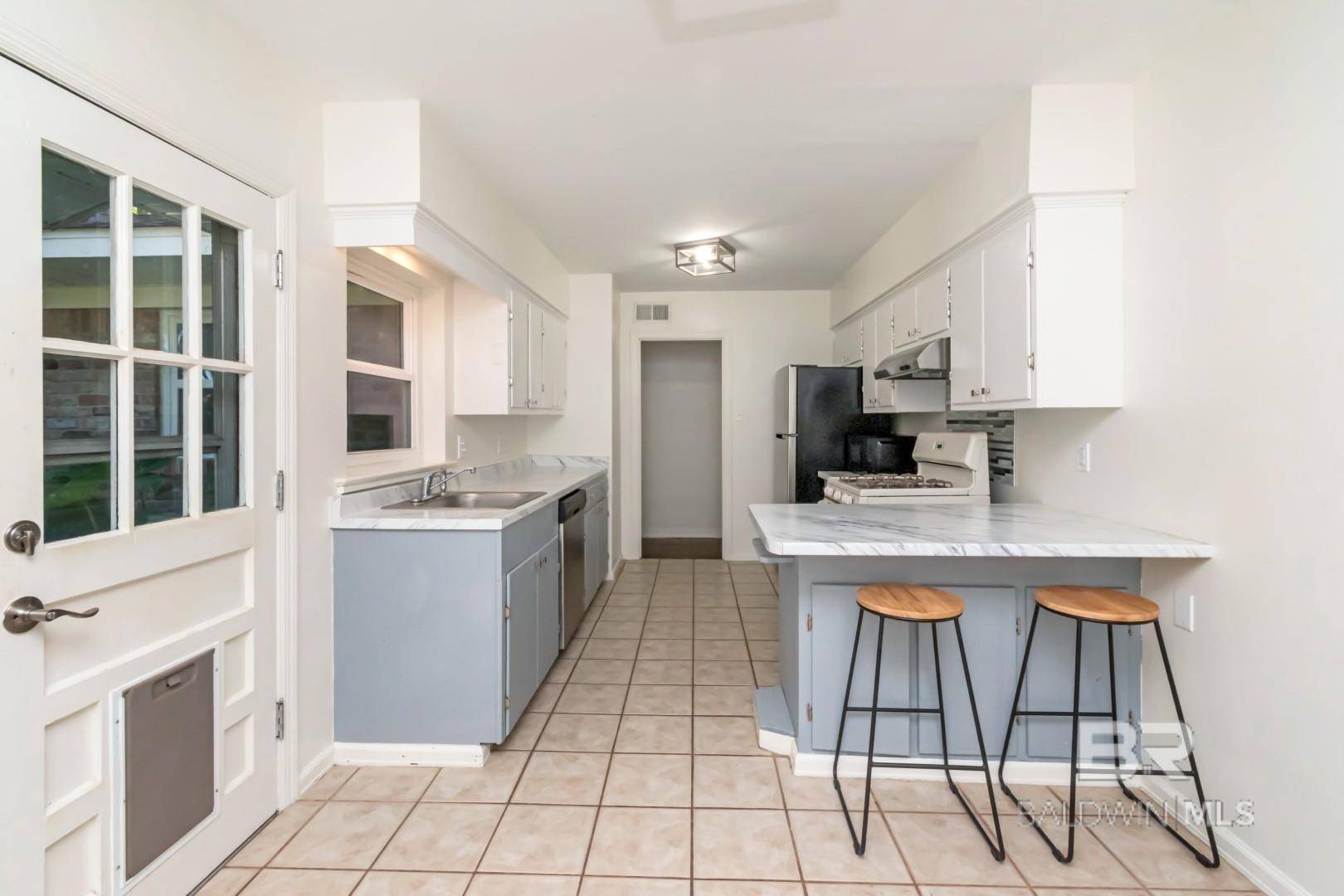 Mobile, AL 36606,2755 Brookwood Drive