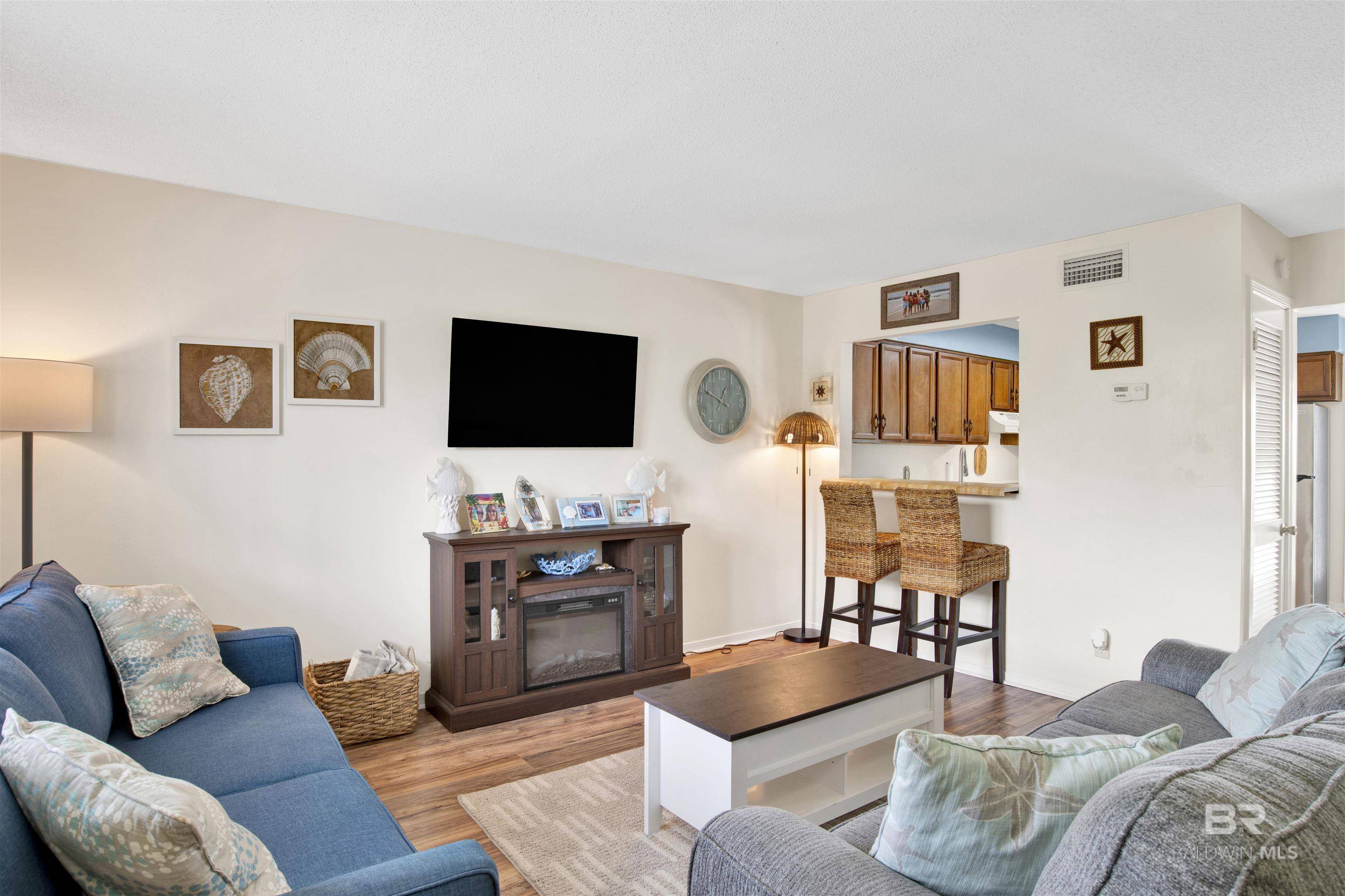 Gulf Shores, AL 36542,113 W 6th Avenue #5