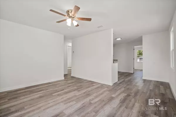 Chickasaw, AL 36611,458 4th Avenue