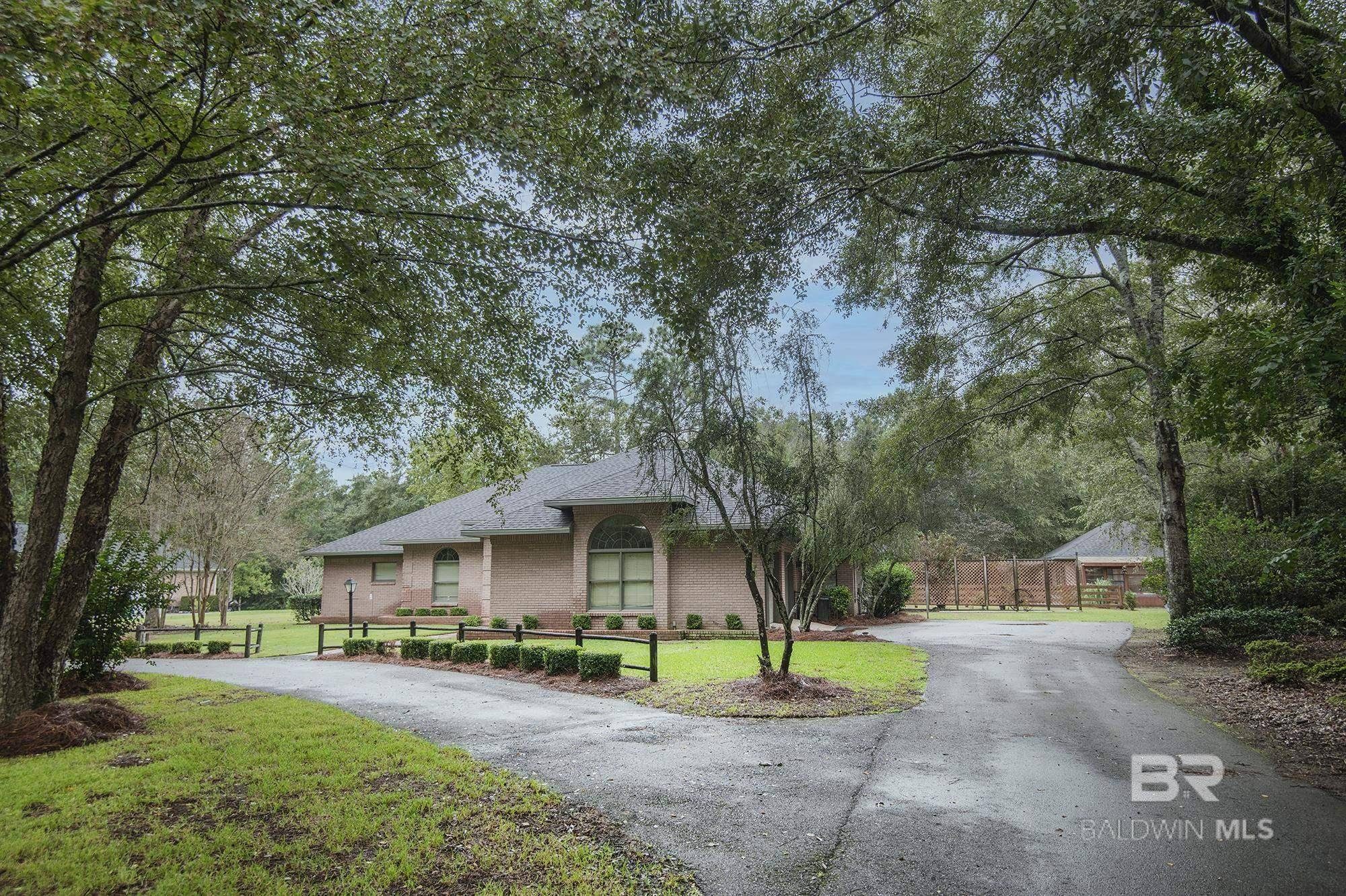 1712 Woodridge Drive, Atmore, AL 36502