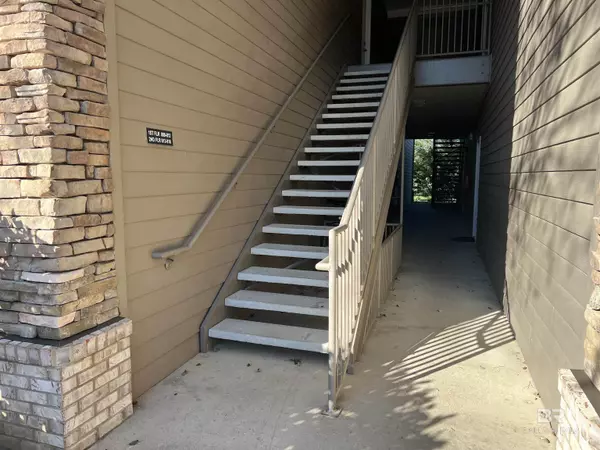 Foley, AL 36535,450 Park Avenue #812