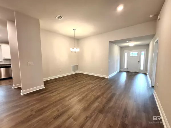 Foley, AL 36535,666 Revere Street