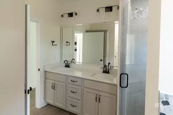 Robertsdale, AL 36567,18143 Hoiles Street
