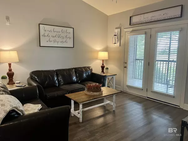 Foley, AL 36535,450 Park Avenue #808