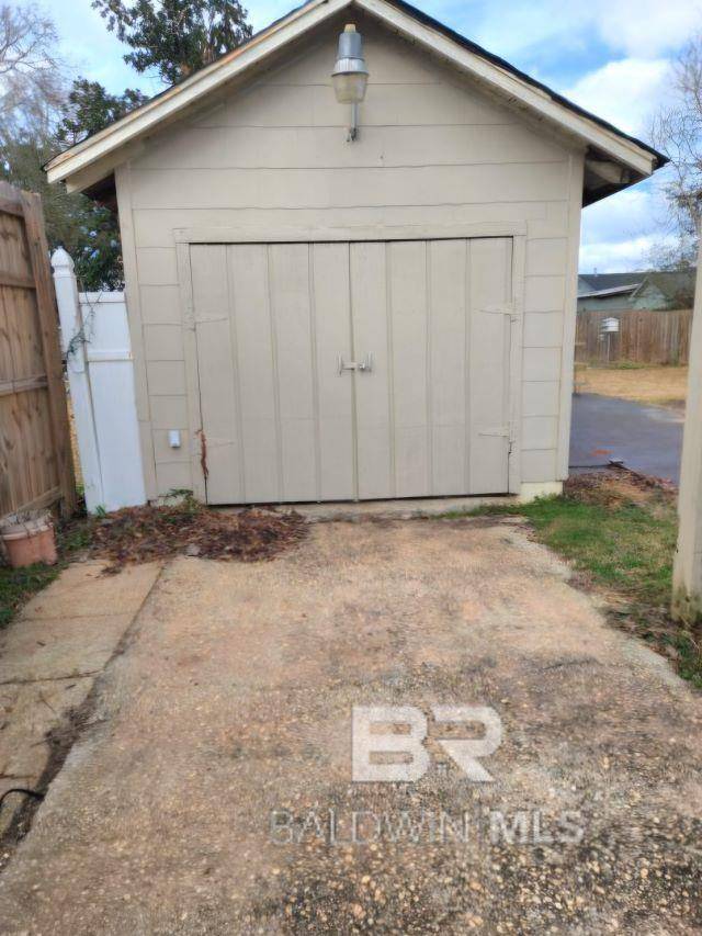 Robertsdale, AL 36567,18105 Scott Avenue