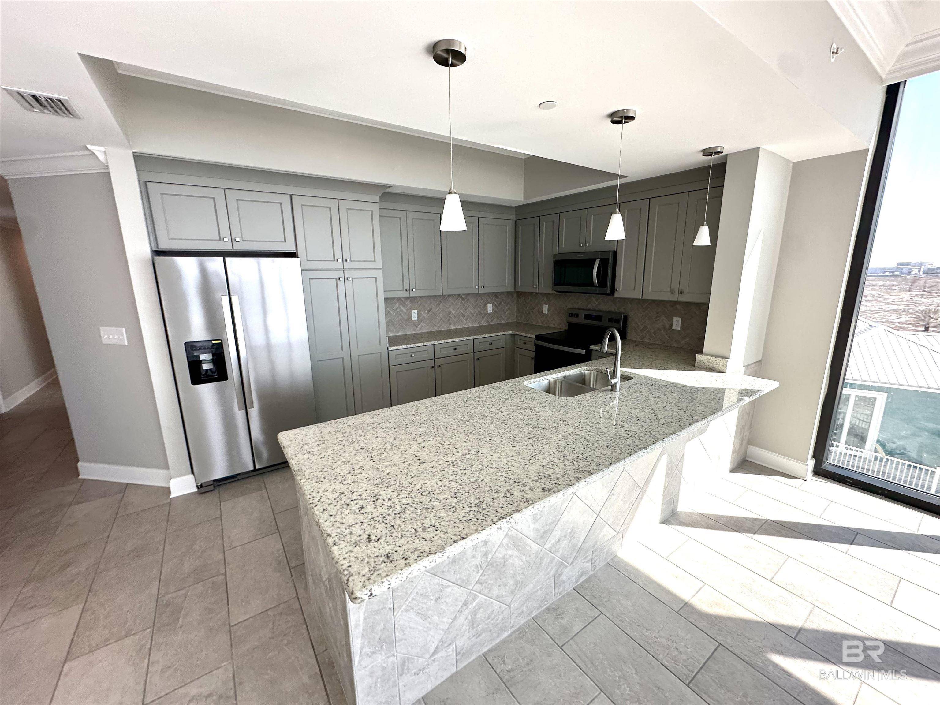 Gulf Shores, AL 36542,533 E Beach Boulevard #405