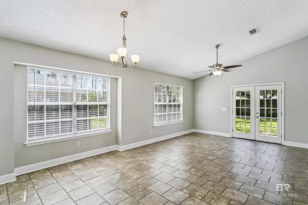 Pensacola, FL 32507,2487 Redoubt Street