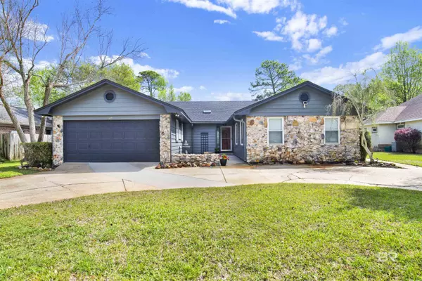 25 Arapaho Drive, Pensacola, FL 32507