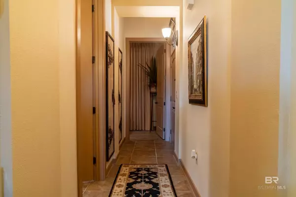 Gulf Shores, AL 36542,1430 Regency Road #J302