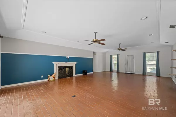 Daphne, AL 36526,112 Meadow Wood Drive