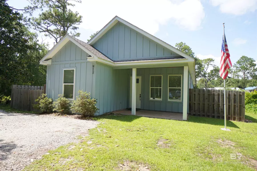 912 E 24th Avenue, Gulf Shores, AL 36542