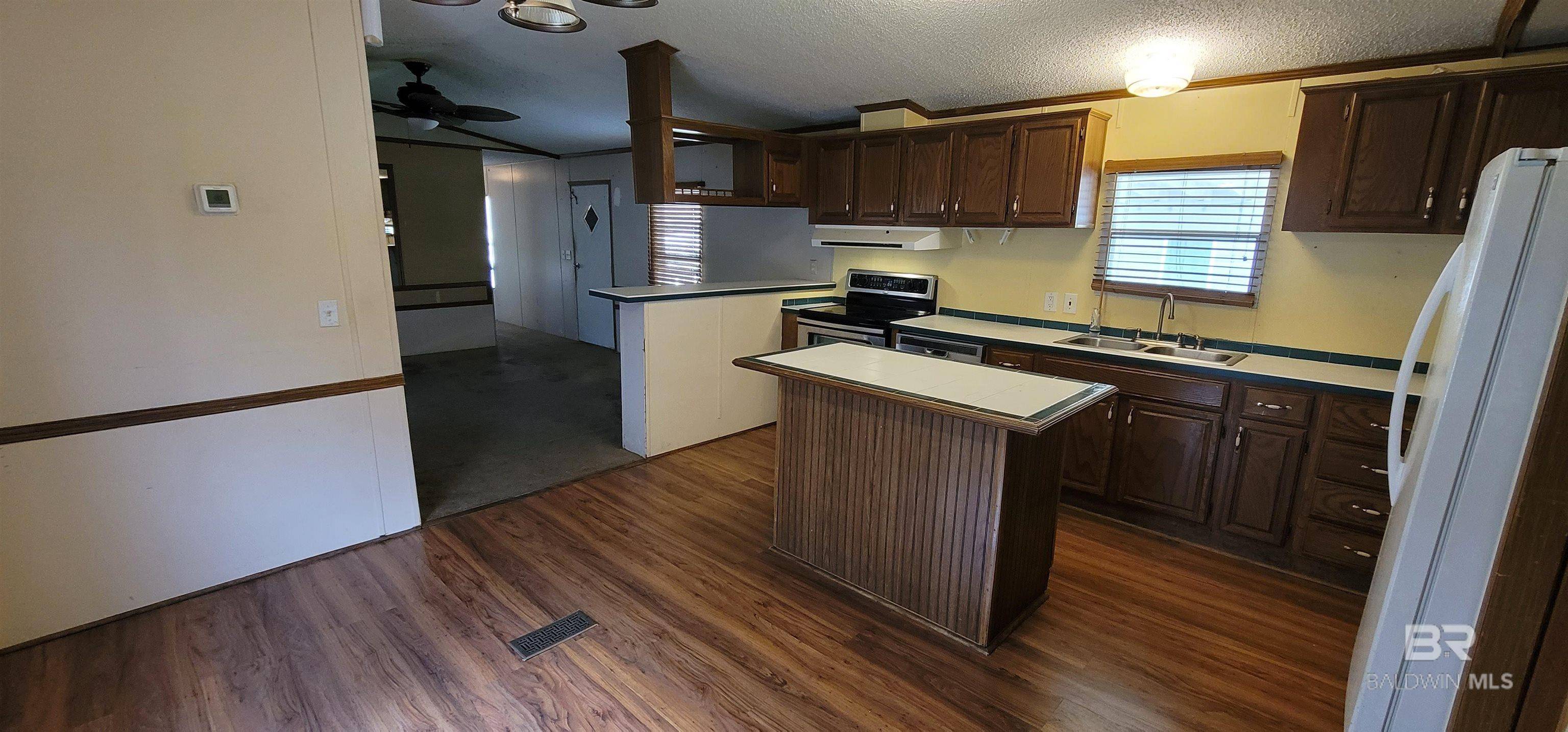 Gulf Shores, AL 36542,16707 State Highway 180 #33
