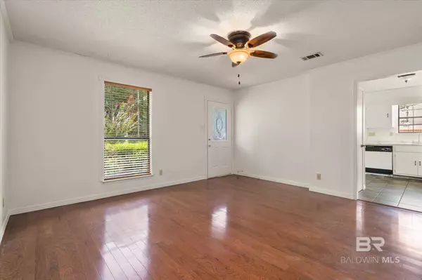 Mobile, AL 36609,909 Schaub Avenue