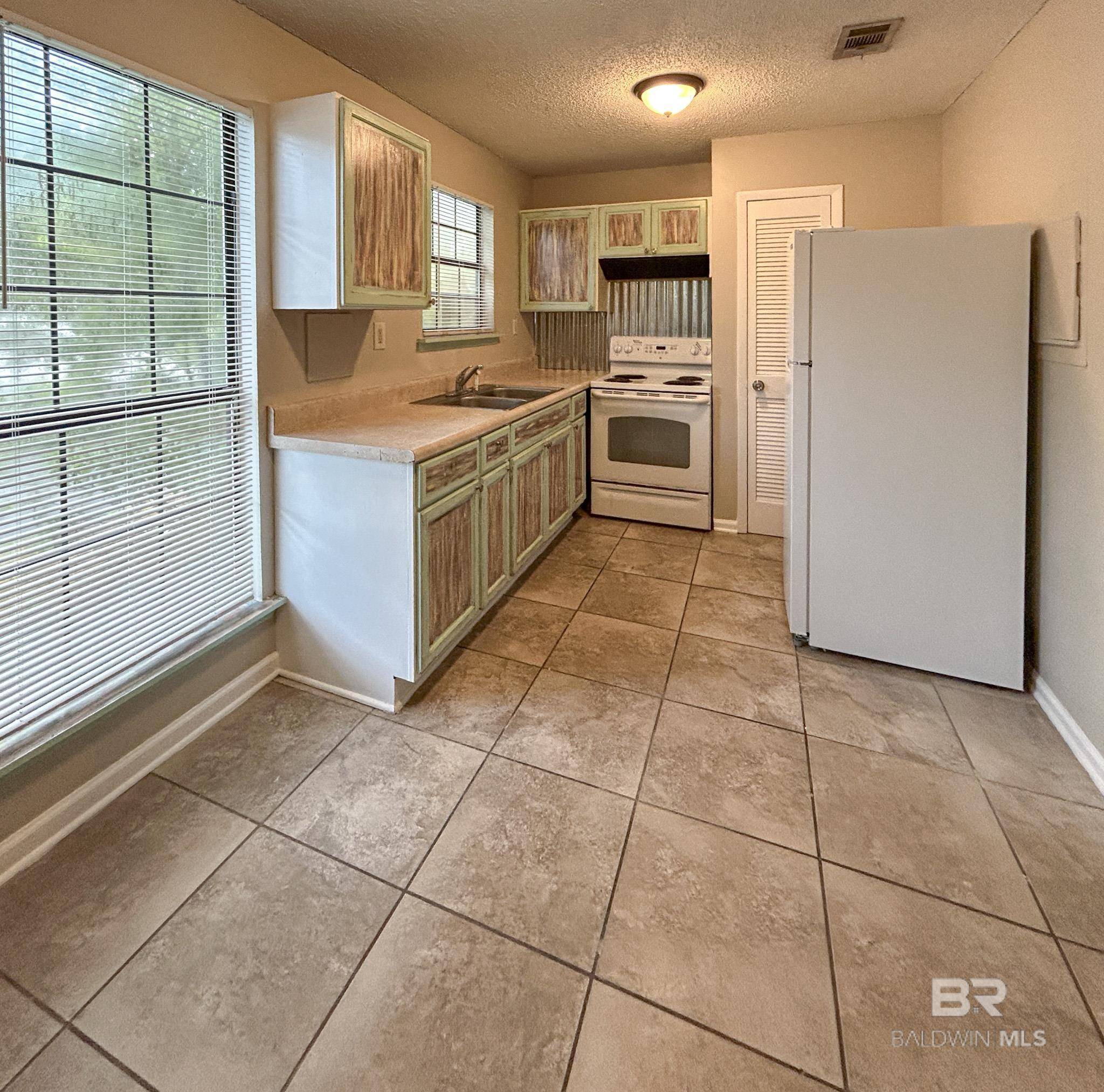 Gulf Shores, AL 36542,6424 Schoel Lane