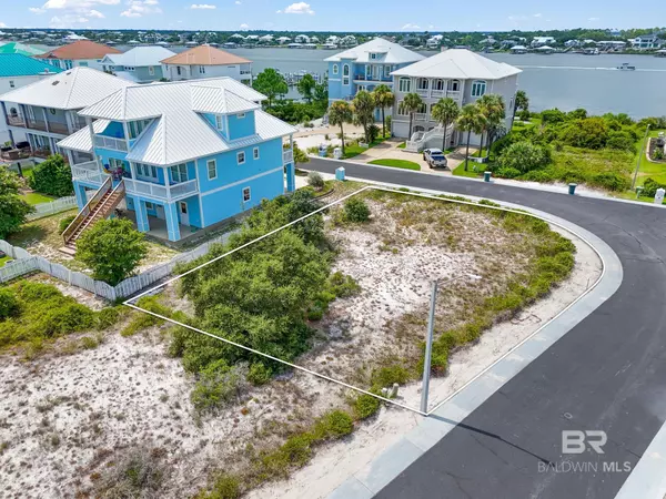 400 Gulfview Lane, Pensacola, FL 32507