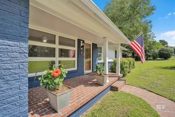Fairhope, AL 36532,252 S Bayview Street