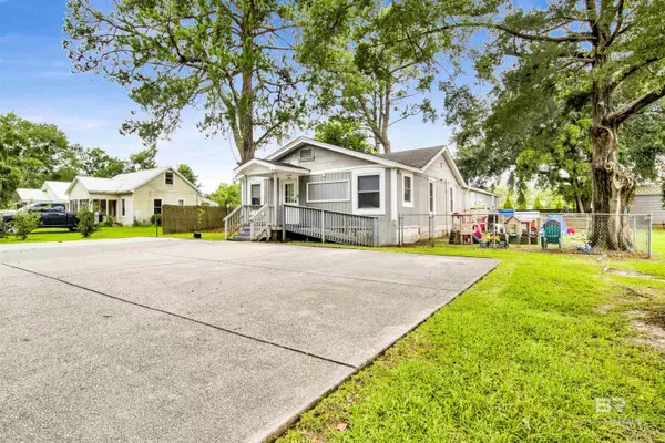 Loxley, AL 36551,1074 S Cypress Street