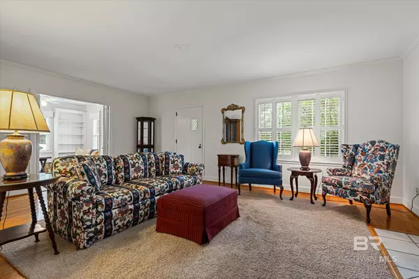 Mobile, AL 36607,300 Woodlands Avenue