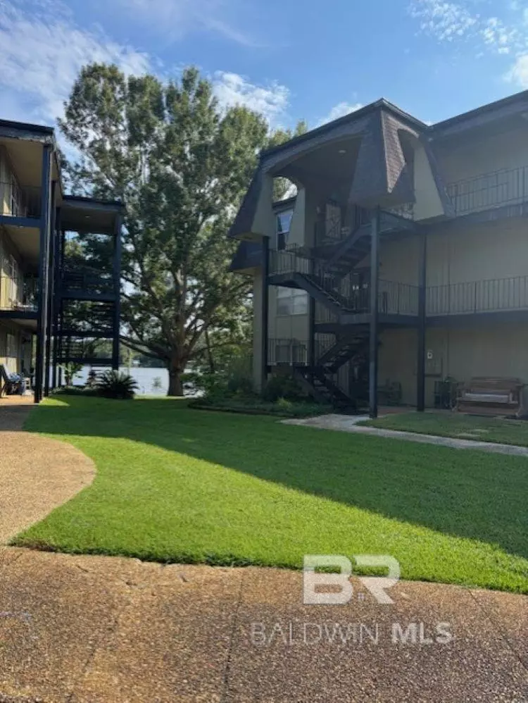 Mobile, AL 36605,301 Riverbend Drive #301