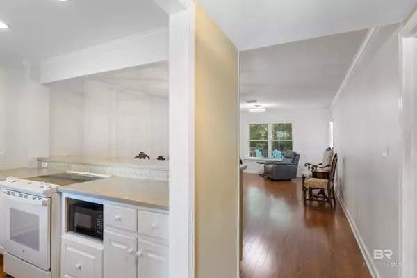 Fairhope, AL 35432-3205,320 Volanta Avenue #C2