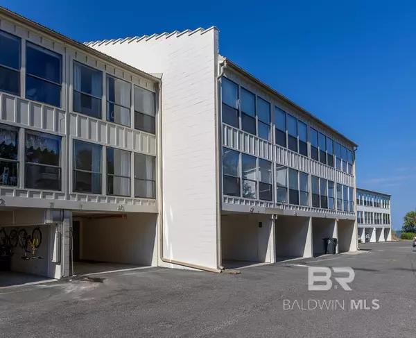 710 S Mobile Street #16, Fairhope, AL 36532