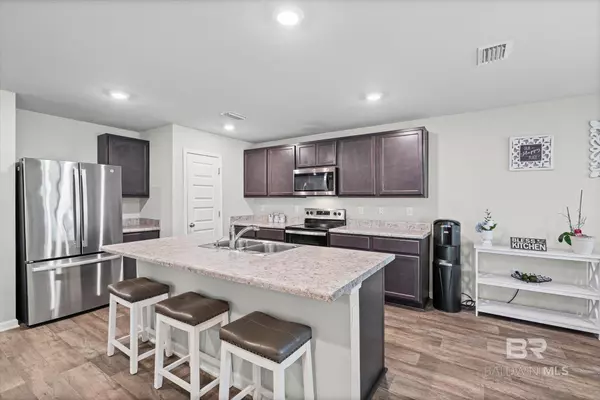 Foley, AL 36535,215 Landing Drive