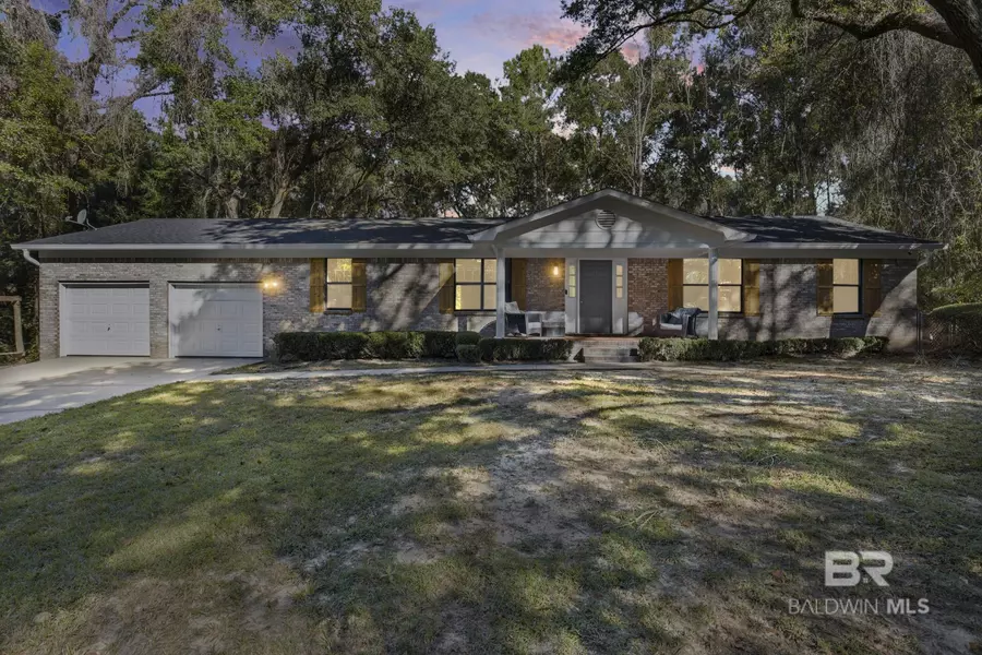 11 Woods Avenue, Fairhope, AL 36532