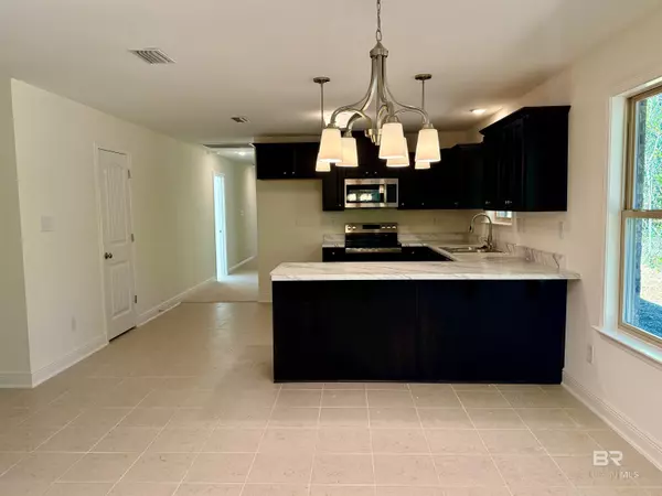 Mobile, AL 36618,1124 FOREST GLEN Drive