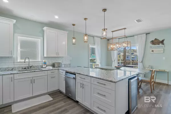 Gulf Shores, AL 36542,636 W 1st Avenue